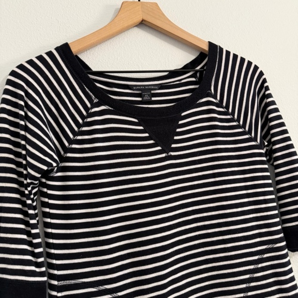 Banana‎ Republic - Striped Top - Picture 2 of 8